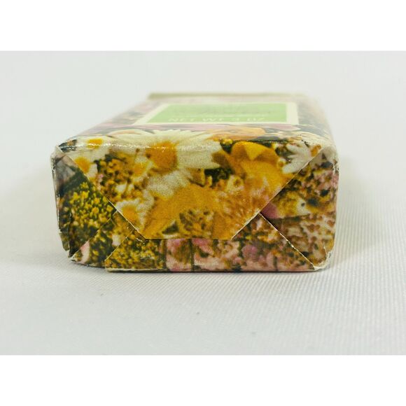 NOS Avon Field & Flowers Perfumed Bar Soap Sealed 3 Ounces - Picture 4 of 4